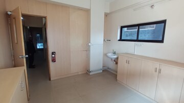 Room in  Office Space at Vyttila – for Rent