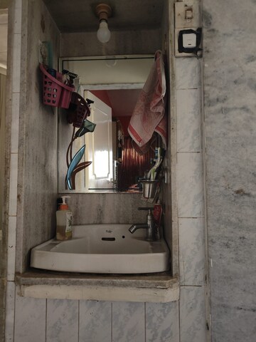 Furnished Amenities in 2 BHK Apartment at Cliff End CHS, Andheri East – for Rent