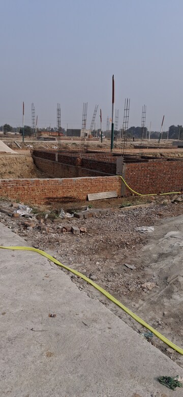  Plot – Exterior View View at Dhoom Manikpur - for Sale
