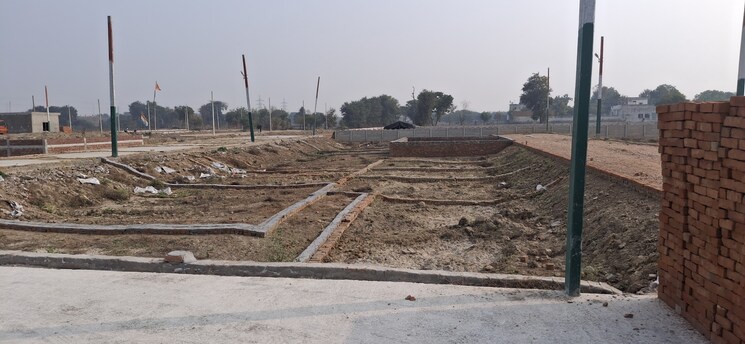 undefined, dhoom manikpur  60 Sq.Yd. Plot In Dhoom Manikpur Greater Noida 8008330