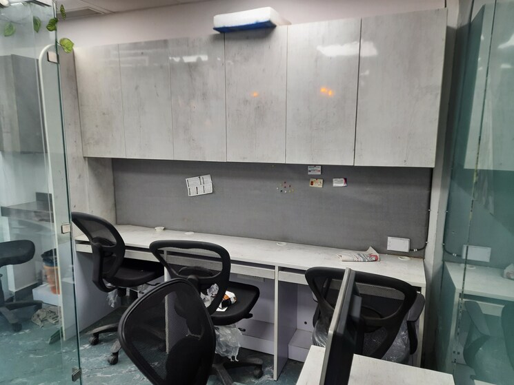 Team Area, netaji subhash place Commercial Office Space 132 Sq.Ft. In Netaji Subhash Place Delhi 8008463