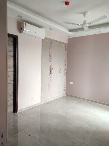 Room in 3 BHK Apartment at ATS Le Grandiose, Sector 150 – for Rent