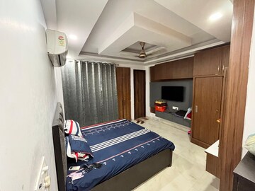 Bedroom in 3 BHK Builder Floor at Sector 76 – for Rent