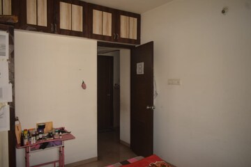 Room in 3 BHK Apartment at Venkatesh Graffiti, Keshav Nagar – for Rent