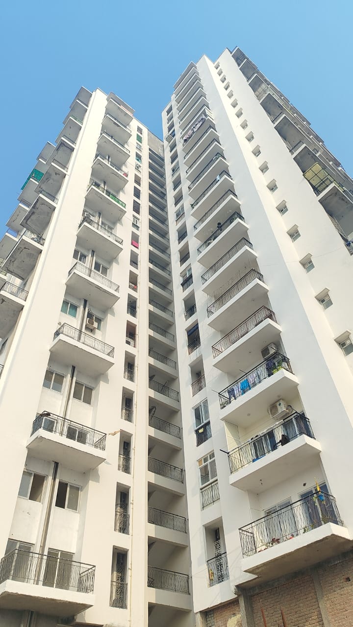 2 BHK + Study Room Apartment For Sale in Antriksh Golf Link