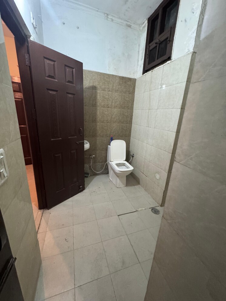Bathroom, sector 117 3 Bedroom 200 Sq.Yd. Apartment In Sector 117 Mohali 8008596