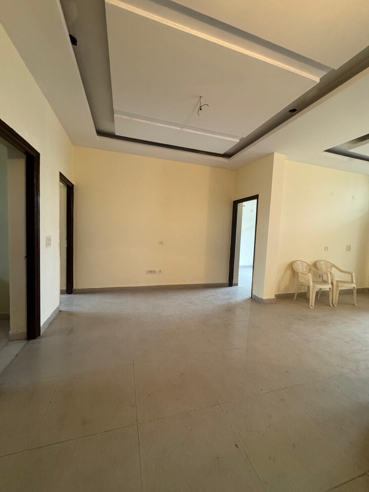 undefined, sector 117 3 Bedroom 200 Sq.Yd. Apartment In Sector 117 Mohali 8008596