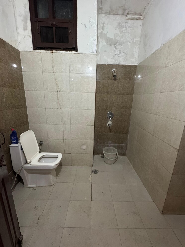 Bathroom, sector 117 3 Bedroom 200 Sq.Yd. Apartment In Sector 117 Mohali 8008596