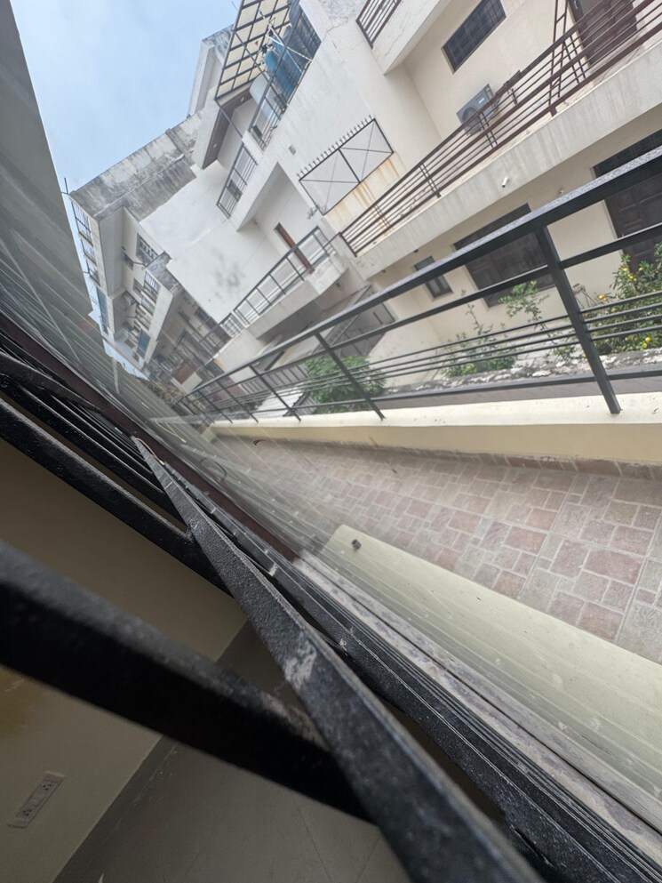 Balcony, sector 117 3 Bedroom 200 Sq.Yd. Apartment In Sector 117 Mohali 8008596