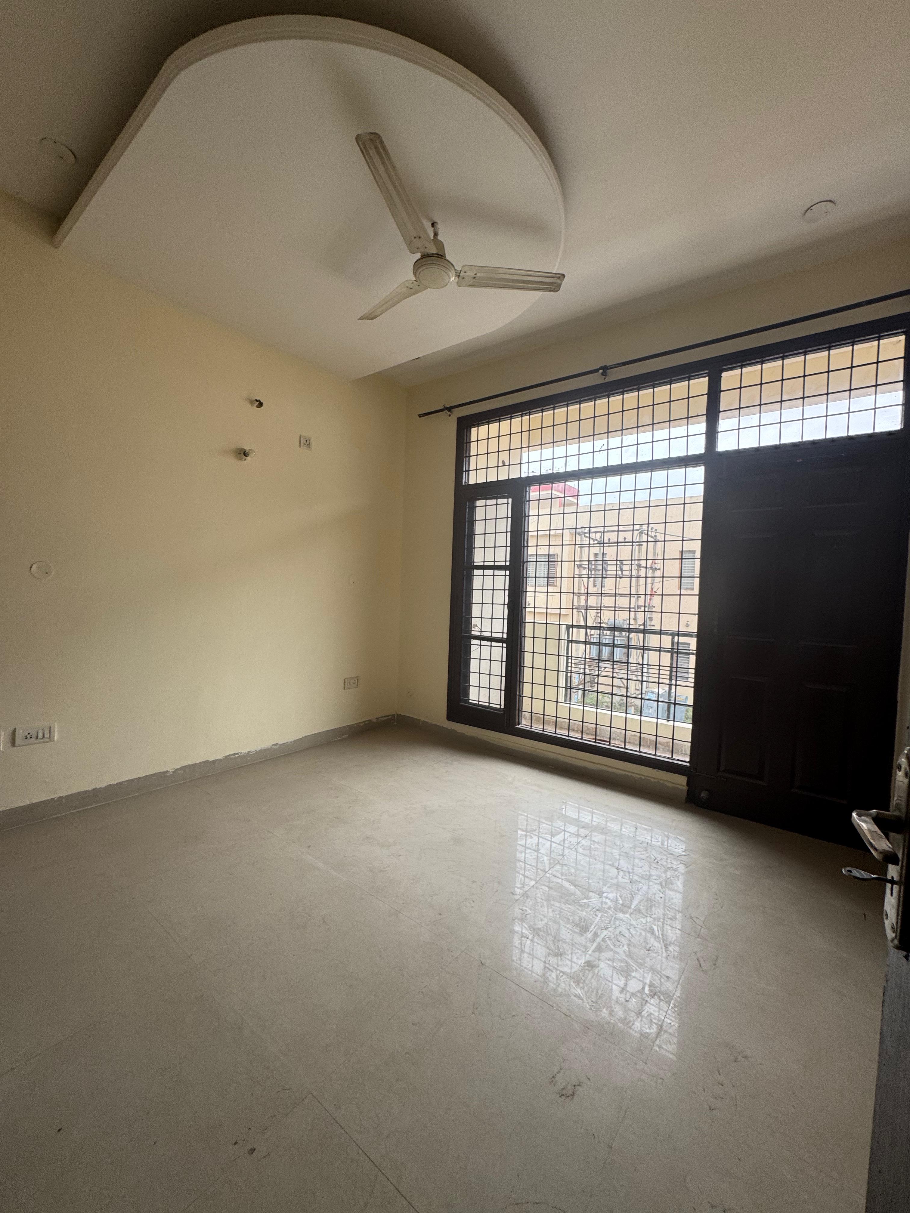3 BHK + Servant Room,Study Room,Extra Room Apartment For Sale in Real Estate Advisor 