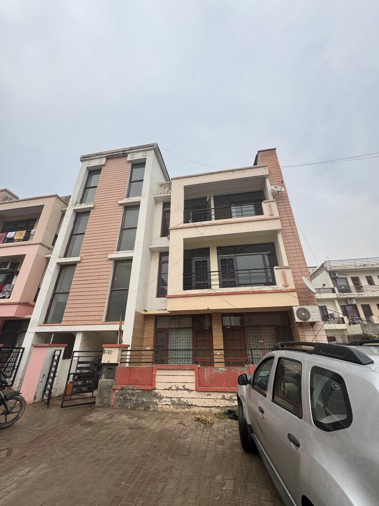 Exterior View, sector 117 3 Bedroom 200 Sq.Yd. Apartment In Sector 117 Mohali 8008596