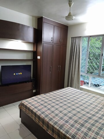 Room in 2 BHK Apartment at Kolte Patil Heritage, Bhosle Nagar – for Rent