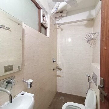 Bathroom in 2 BHK Builder Floor at Sector 46 – for Rent
