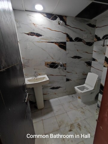 Master Bedroom in 2 BHK Apartment at Sector 4, Greater Noida – for Rent