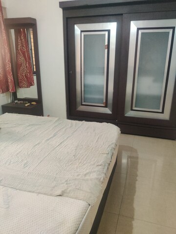 Room in 3 BHK Apartment at Lalani Residency, Kavesar – for Rent