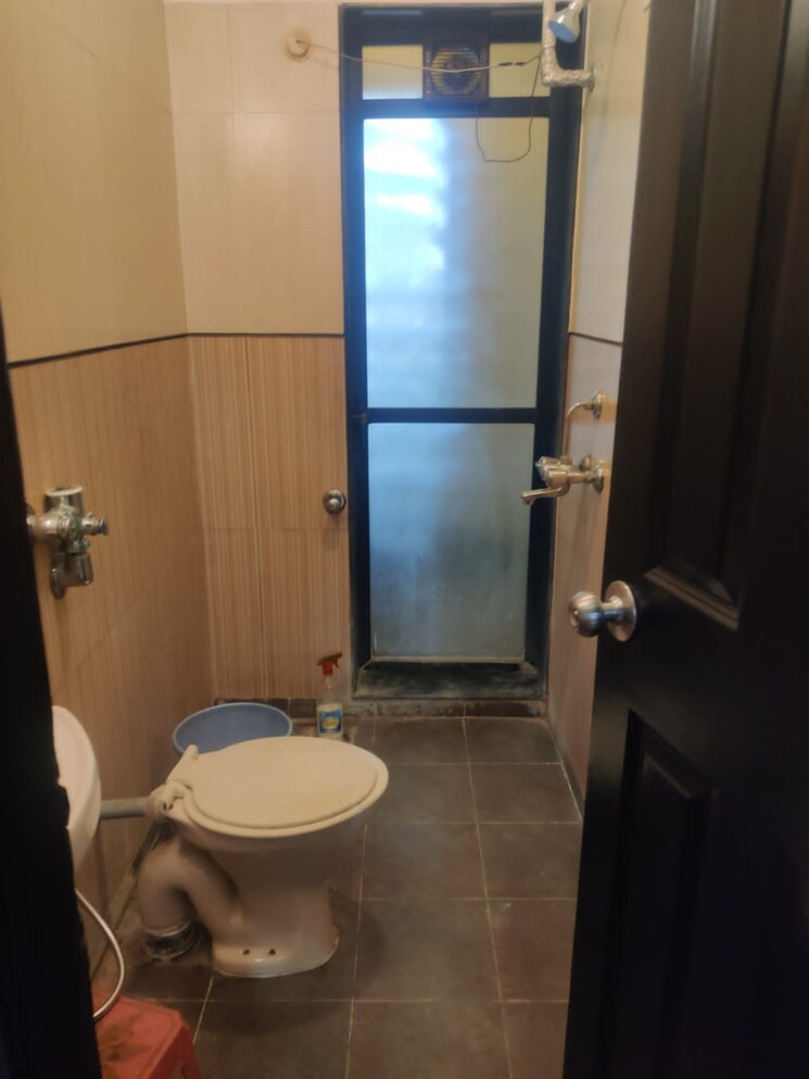 Bathroom, lalani-residency 3 Bedroom 1050 Sq.Ft. Apartment In Kavesar Thane 8008810