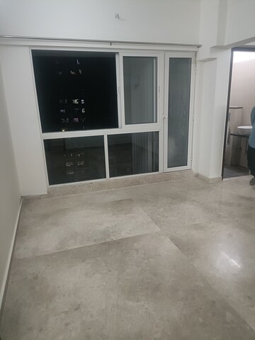 1 BHK Apartment For Rent in Omkar Signet, Malad East