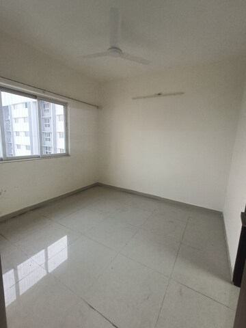 Room in 2 BHK Apartment at Omkar Signet, Malad East – for Rent