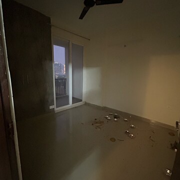 Room in 3 BHK Apartment at Amrapali Riverview, Amrapali Leisure Valley – for Rent