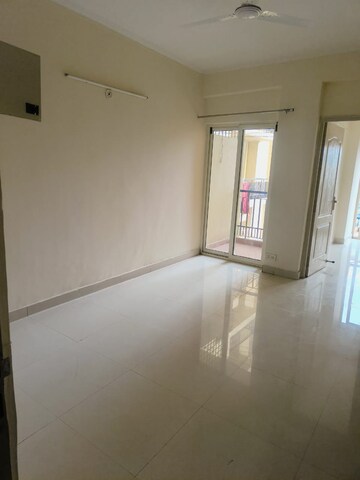 Room in 1 BHK Apartment at Maxblis Grand Kingston, Sector 75 – for Rent