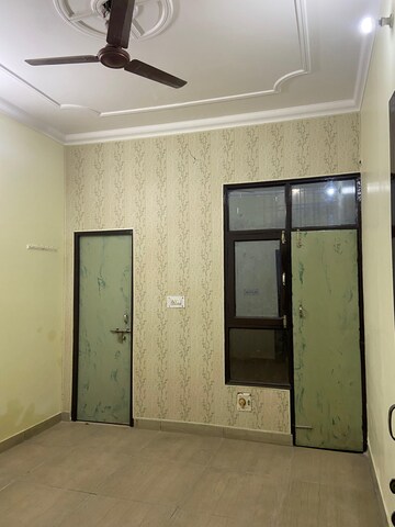 Master Bedroom in 2 BHK Independent House at Jankipuram – for Rent