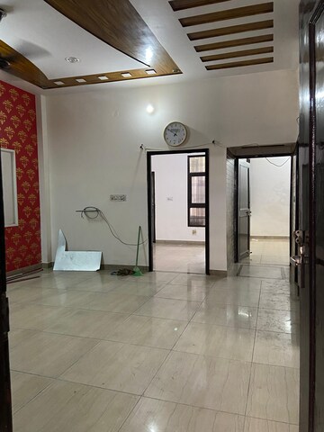 Room in 2 BHK Independent House at Jankipuram – for Rent