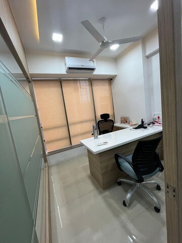  Office Space For Rent in Makarba