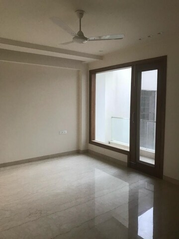 Room in 3 BHK Apartment at Defence Colony – for Rent
