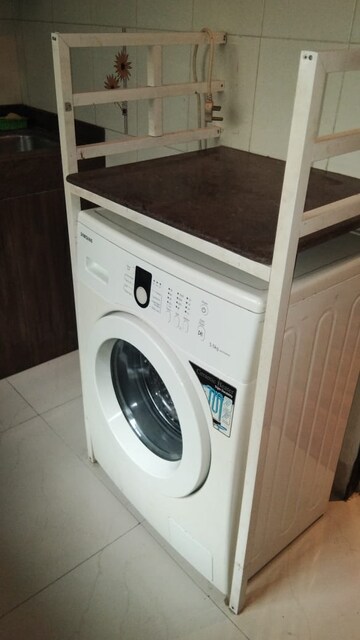 Furnished Amenities in 1.5 BHK Apartment at Mantri Park, Goregaon East – for Rent