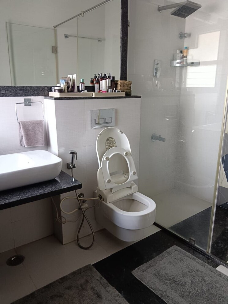 Bathroom, richmond town 3 Bedroom 3646 Sq.Ft. Apartment In Richmond Town Bangalore 8009337