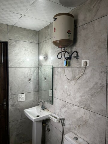 Bathroom in 3 BHK Builder Floor at Ardee City, Sector 52 – for Rent