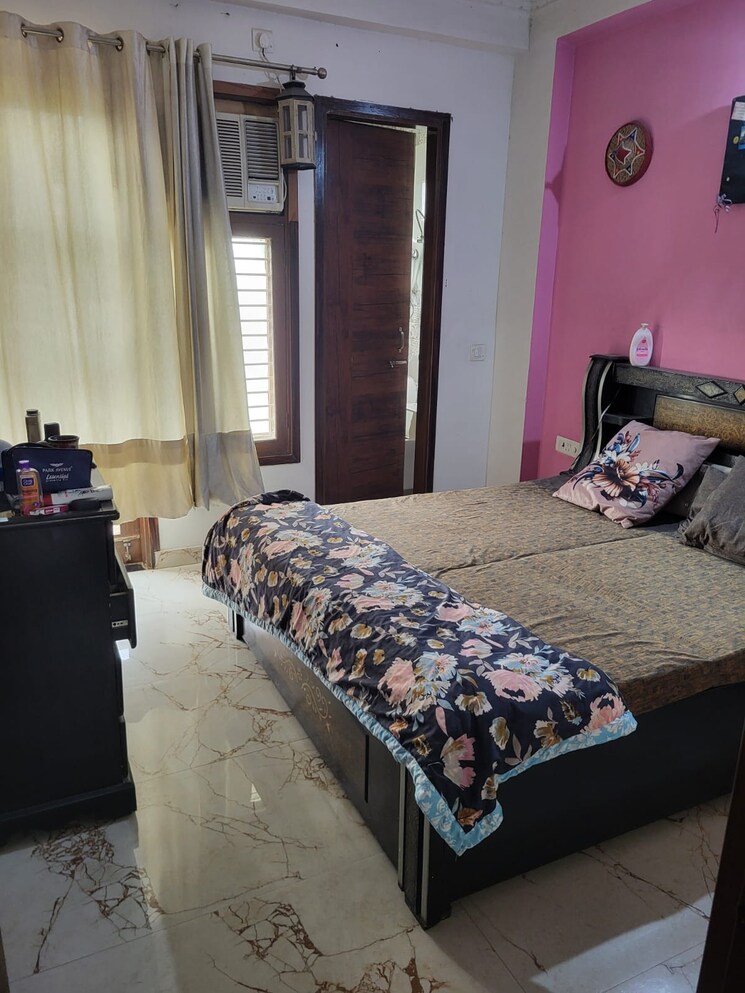 Bedroom, ardee-city 3 Bedroom 300 Sq.Yd. Builder Floor In Sector 52 Gurgaon 8009341
