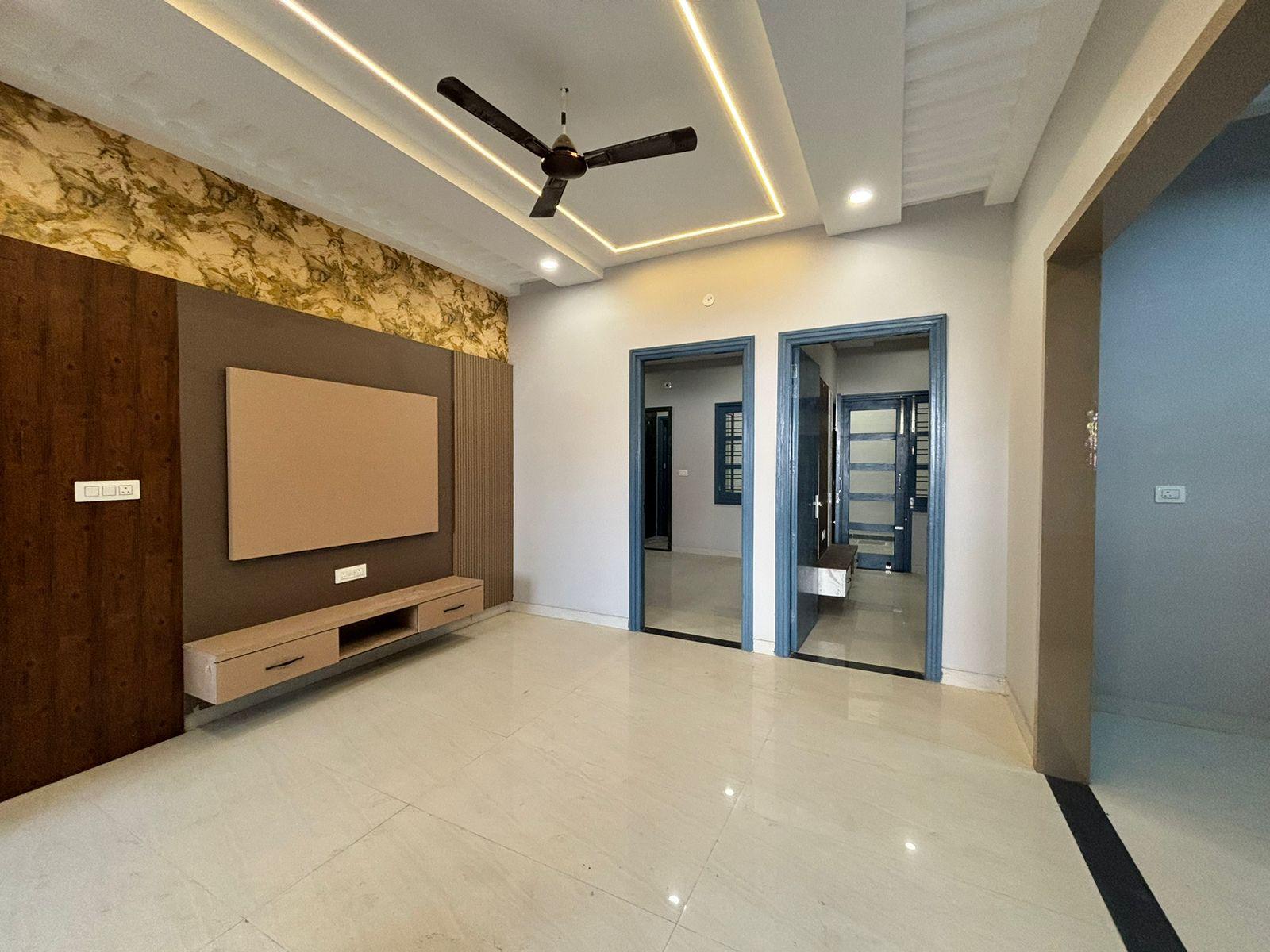 4 BHK + Extra Room Independent House For Sale in Model Town