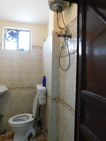 Bathroom in 1 RK Builder Floor at Lajpat Nagar – for Rent