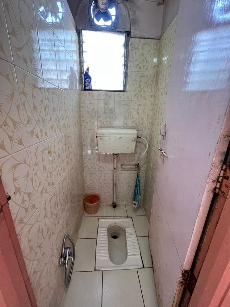 Bathroom, mantri-park-i-and-ii 1 Bedroom 600 Sq.Ft. Apartment In Kothrud Pune 8009476