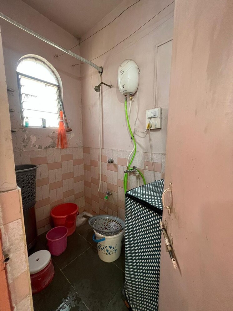 Bathroom, mantri-park-i-and-ii 1 Bedroom 600 Sq.Ft. Apartment In Kothrud Pune 8009476