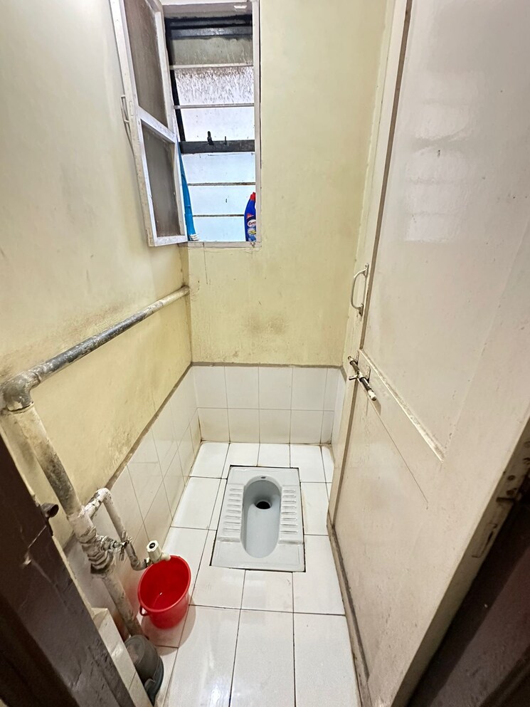 Bathroom, mantri-park-i-and-ii 1 Bedroom 600 Sq.Ft. Apartment In Kothrud Pune 8009476