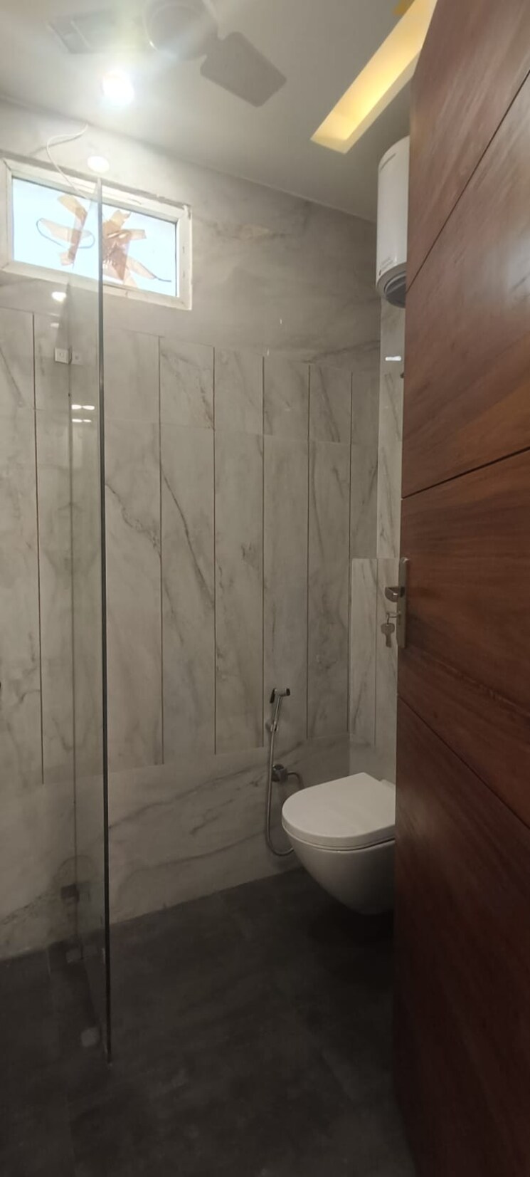 Bathroom, janakpuri 3.5 Bedroom 1350 Sq.Ft. Apartment In Janakpuri Delhi 8009489