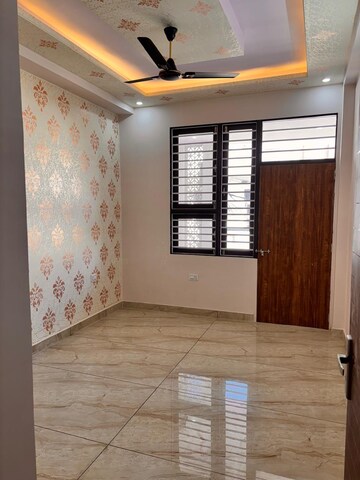 Room in 4 BHK Villa at Kalwar Road – for Sale