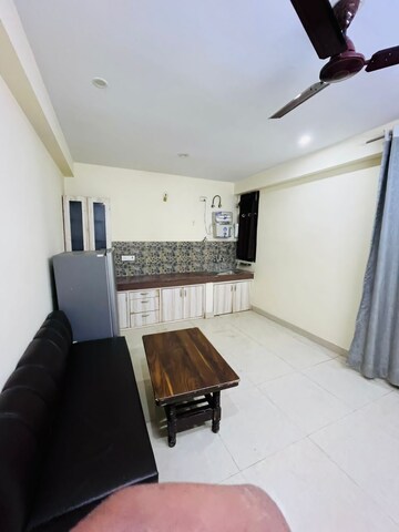 Master Bedroom in 1 BHK Builder Floor at Sector 40 – for Rent