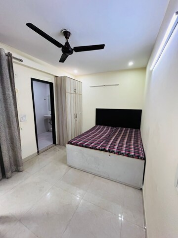 Room in 1 BHK Builder Floor at Sector 40 – for Rent
