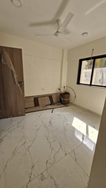Room in 1 BHK Apartment at Bandra West – for Rent
