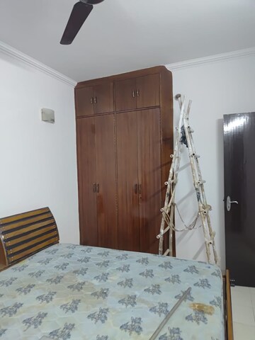 Room in 1 BHK Builder Floor at Ansal Sushant Lok I, Sector 43 – for Rent
