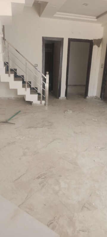 Parking in 3 BHK Villa at Sindhuja Greens, Sector 10 Greater Noida – for Rent
