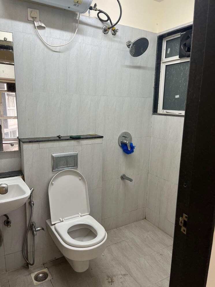 Bathroom, sutlej-chs-vikhroli 2 Bedroom 615 Sq.Ft. Apartment In Vikhroli East Mumbai 8009623