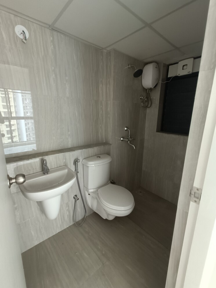 Bathroom, runwal-gardens 2 Bedroom 674 Sq.Ft. Apartment In Dombivli East Thane 8009654