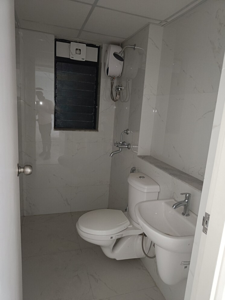 Bathroom, runwal-gardens 2 Bedroom 674 Sq.Ft. Apartment In Dombivli East Thane 8009654