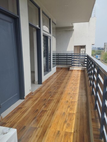Balcony in 3 BHK Builder Floor at Ansal Sushant Lok I, Sector 43 – for Rent