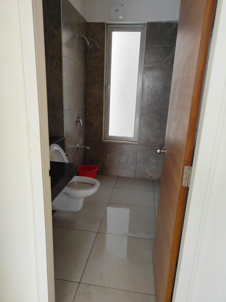 Bathroom, kalpataru-exquisite-sierra 3 Bedroom 1026 Sq.Ft. Apartment In Wakad Pune 8009670