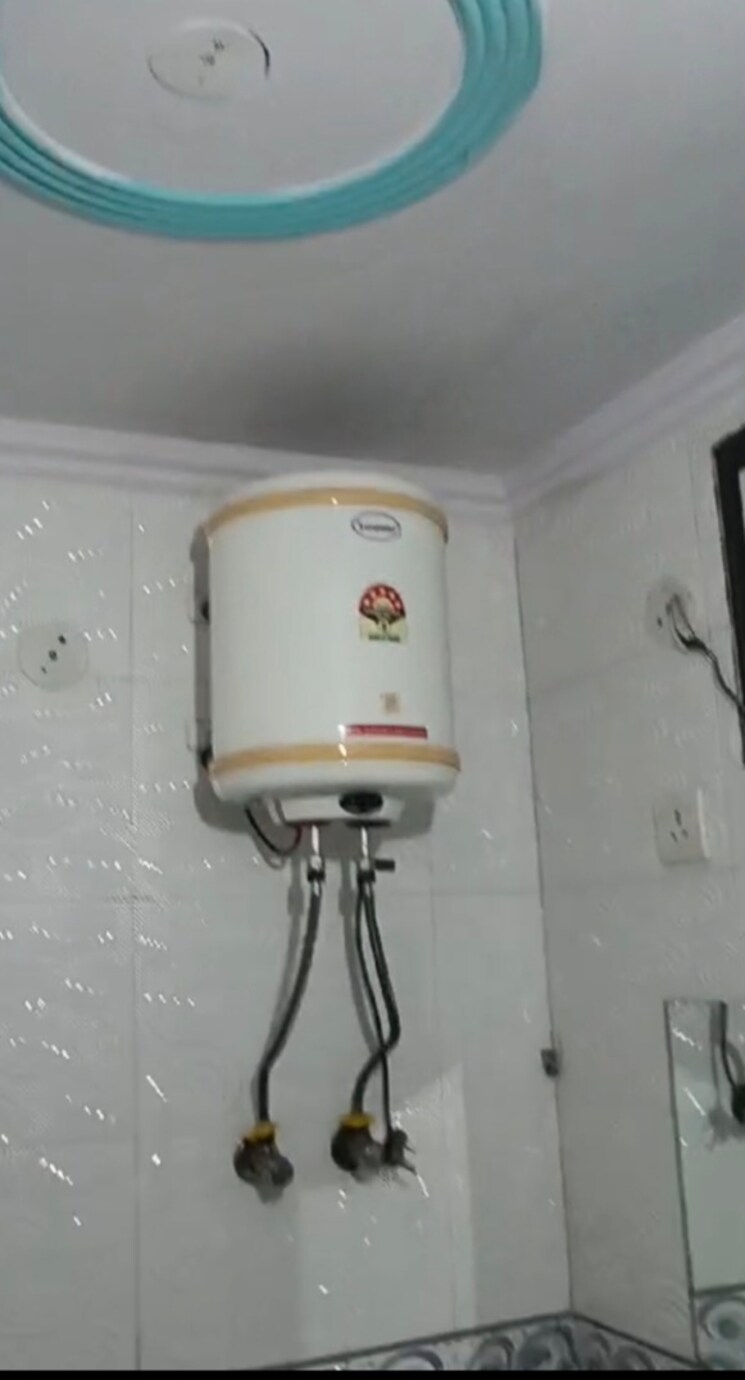 Bathroom, laxmi nagar 2 Bedroom 570 Sq.Ft. Builder Floor In Laxmi Nagar Delhi 8009661